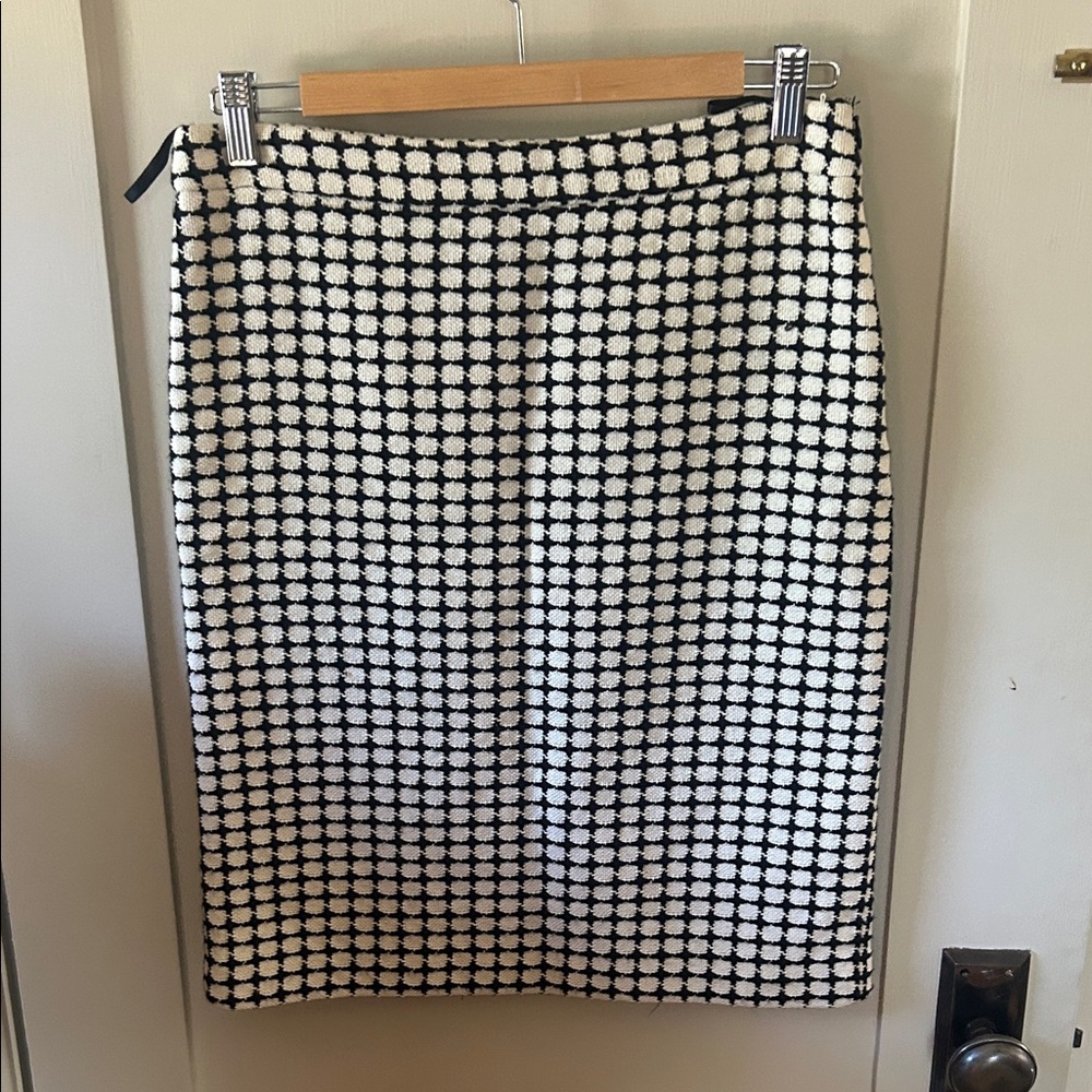 Banana Republic Black and White Pencil Skirt